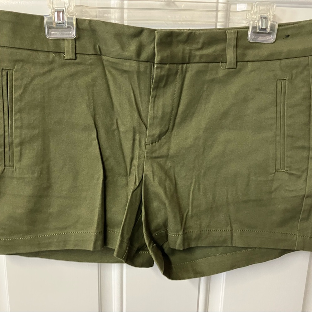 a.n.a Women's Olive Green Flat Front Shorts